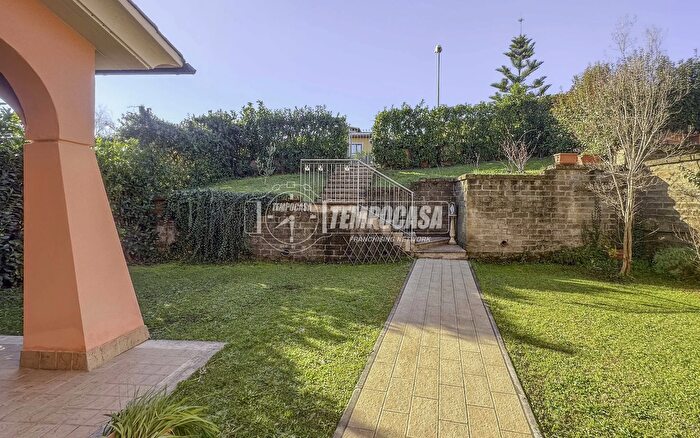 Casa con 6 locali in vendita in Via del Sassone, Bracciano