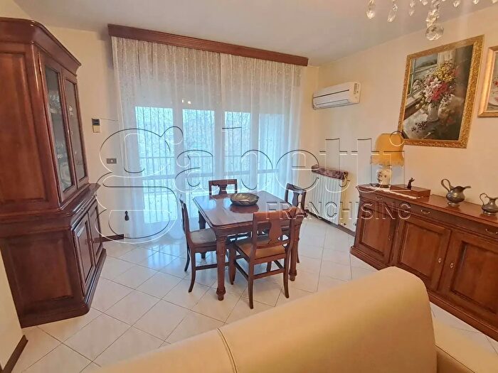 Appartamento con 5 locali in vendita in Via Verga, Ferrara