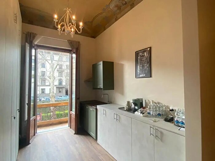 Appartamento con 6 locali in vendita in Piazza della Vittoria, Firenze