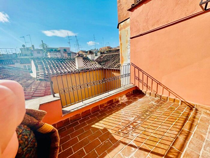 Casa trilocale in affitto in Via della Stelletta, Montecitorio, Roma