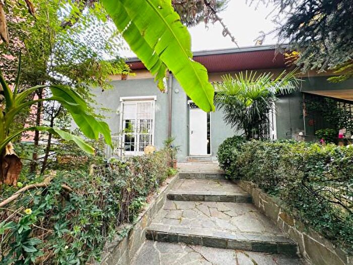 Casa trilocale in vendita in Via Maggio, Legnano