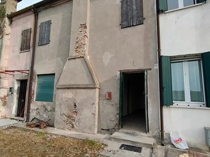 Casa quadrilocale in vendita in Crespino Via Passodoppio, Crespino