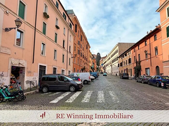 Appartamento con 5 locali in affitto in Piazzale Giuseppe Garibaldi, Roma