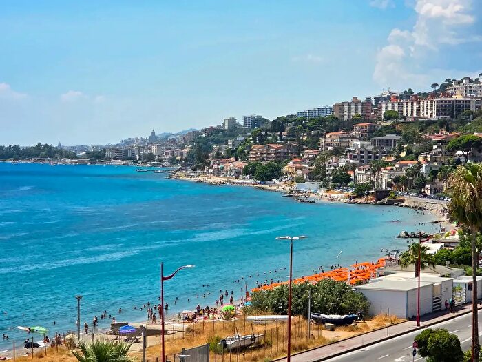 Appartamento trilocale in vendita in Via Gioacchino Rossini Localita' Pace, Messina