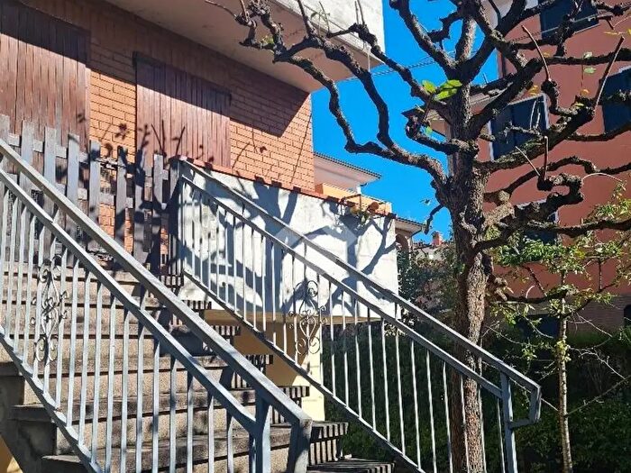 Casa quadrilocale in vendita in Via Giardini Sud, Formigine