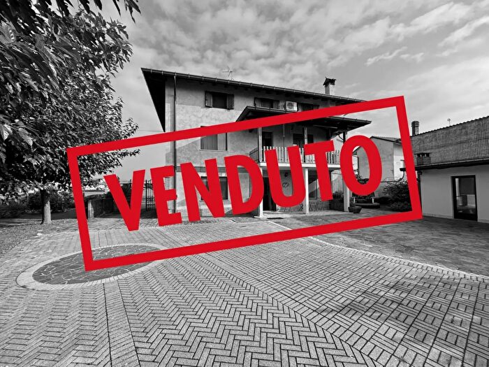 Casa con 6 locali in vendita in Via Ponte Vecchio, Dignano