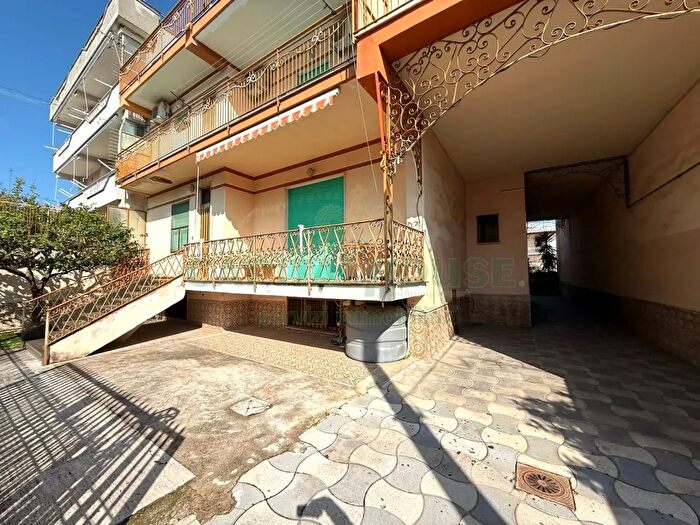 Casa con 11 locali in vendita in Via Antonio De Luca, Cicciano