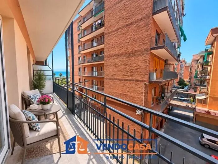Appartamento trilocale in vendita in Via Montevideo, Borghetto Santo Spirito