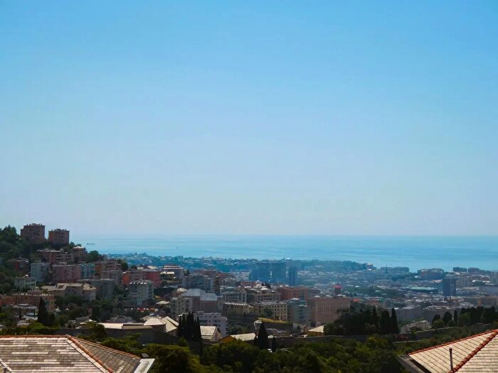 Appartamento con 6 locali in affitto in Via Carlo Montanari, Genova