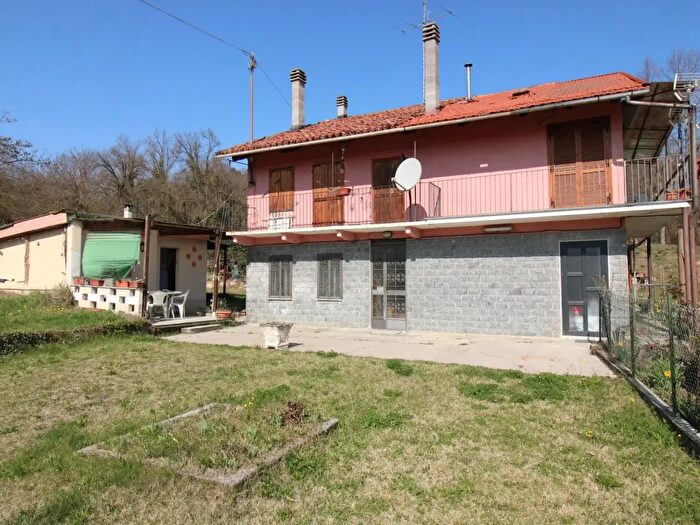 Casa con 5 locali in vendita in Baldissero DAlba