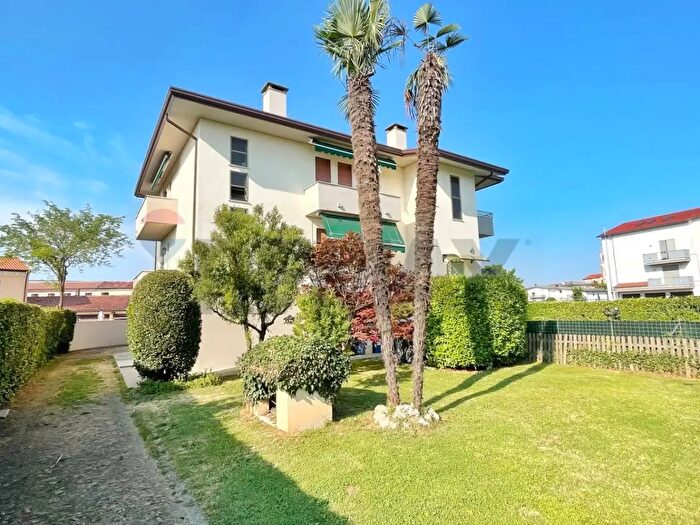 Appartamento con 8 locali in vendita in Mestrino