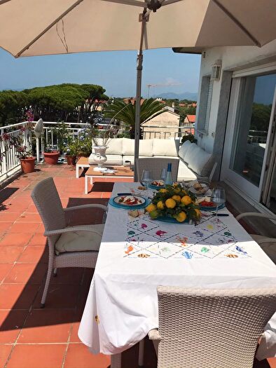 Appartamento trilocale in affitto in Via Ammiraglio Morin a, Forte Dei Marmi