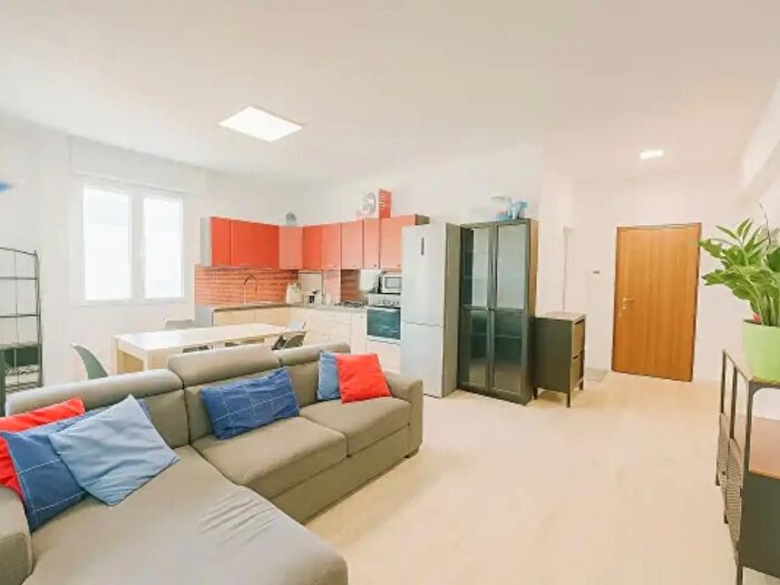 Appartamento trilocale in vendita in Via Umberto Locati, Piacenza