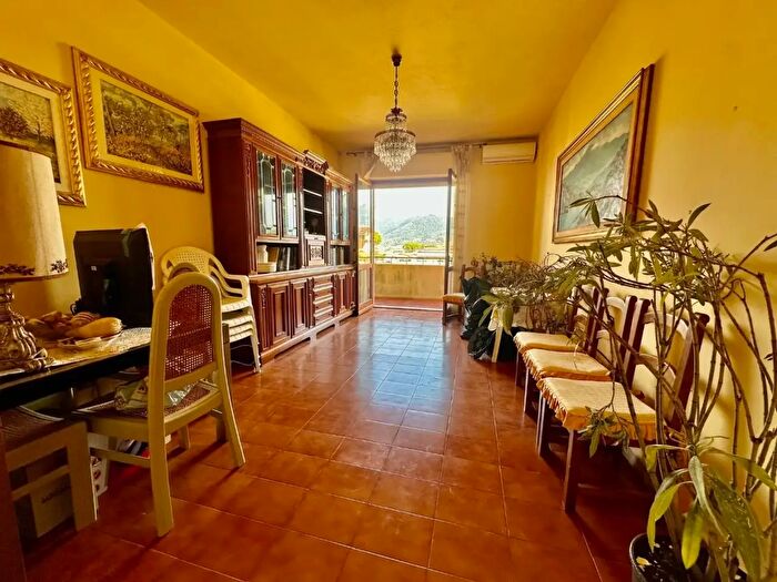 Appartamento quadrilocale in vendita in Carrara