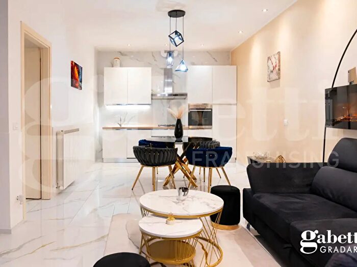 Appartamento trilocale in vendita in Via Sottofarneto, Gradara