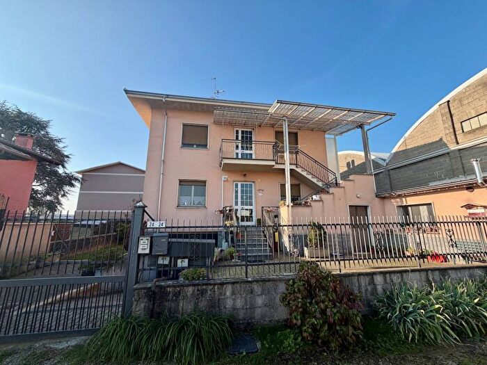 Casa con 6 locali in vendita in Via Pier Giorgio Frassati, Ponderano