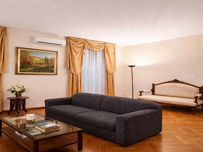 Appartamento quadrilocale in affitto in Via Ruggero Leoncavallo, Milano