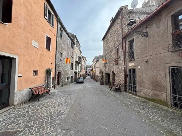Appartamento quadrilocale in vendita in Corso Camillo Benso di Cavour, Bolsena