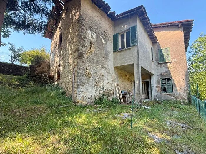 Casa con 6 locali in vendita in Via Montebello, Olgiate Molgora