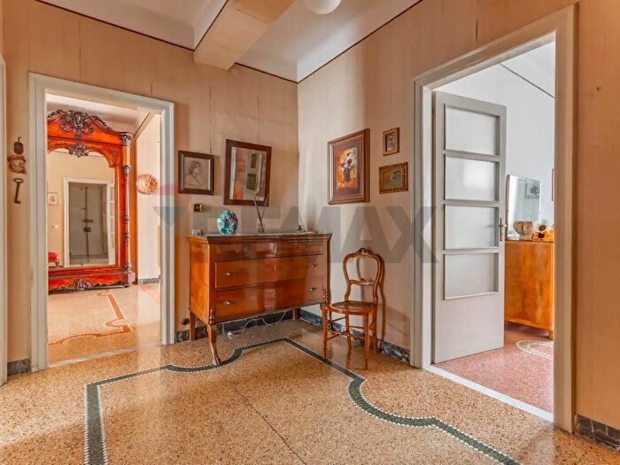 Appartamento con 6 locali in vendita in Via Nicola Bavaro, Bari