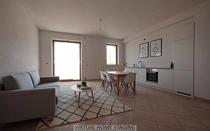 Casa quadrilocale in vendita in Via Vecchia di Uneo, Mondovi