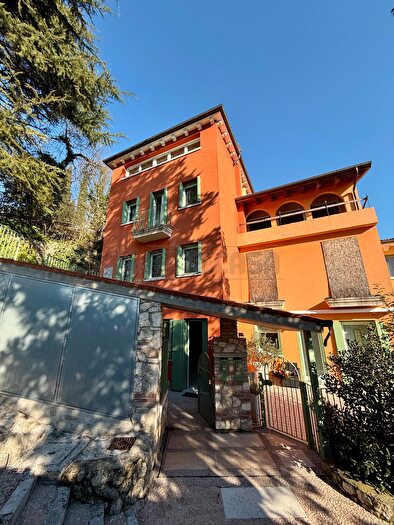 Casa con 5 locali in vendita in Via Torri, Arcugnano