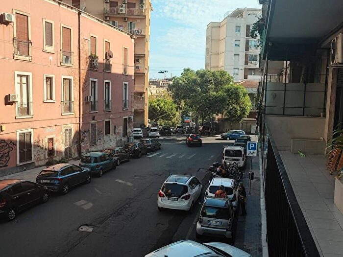 Appartamento trilocale in vendita in Piazza Santa Maria di Gesù, Villa Bellini Santa Maria di Gesù, Catania