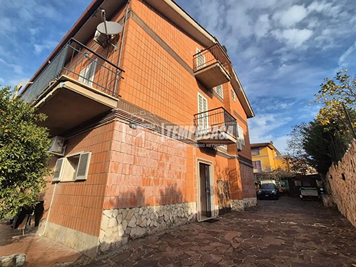 Appartamento bilocale in vendita in Via Giacomo Grimaldi, Roma