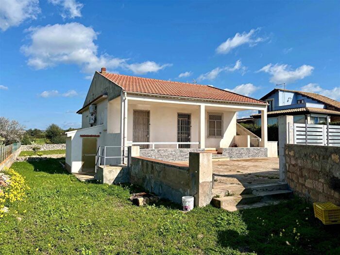 Casa quadrilocale in vendita in Via Tenente Colonnello Francesco Milazzo Ragusa, Ragusa