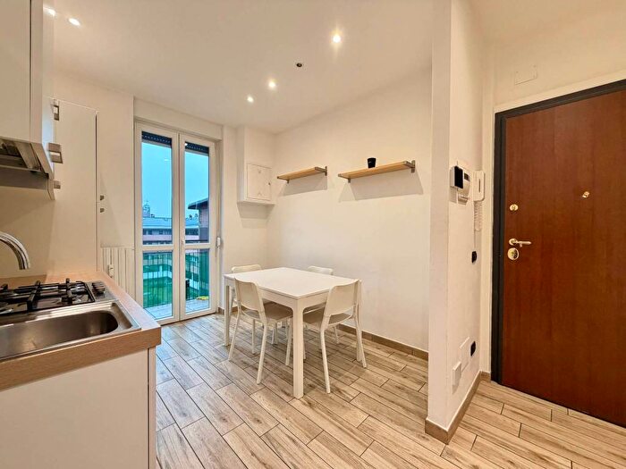 Appartamento bilocale in affitto in Via Angelo Inganni, Inganni, Milano