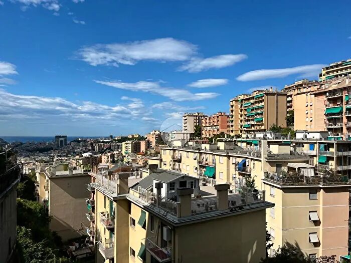 Appartamento quadrilocale in vendita in Viale Virginia Centurione Bracelli, Genova
