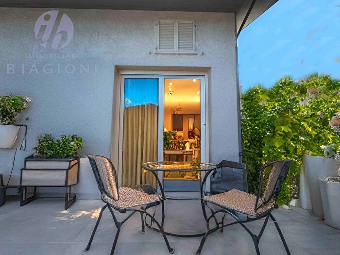Casa con 6 locali in vendita in Forte Dei Marmi