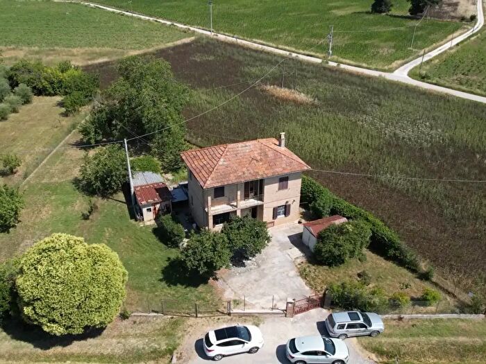 Casa quadrilocale in vendita in Via Campiglione, Bastia Umbra
