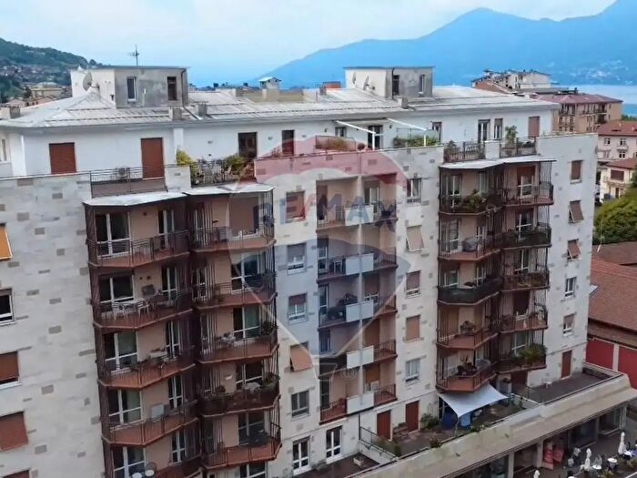 Appartamento trilocale in vendita in Luino