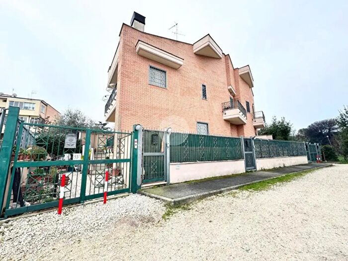 Appartamento bilocale in affitto in Via Sommatino, Roma