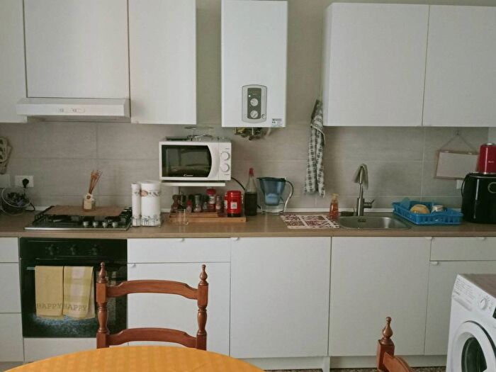 Appartamento trilocale in affitto in Piazza Galileo Ferraris, Marassi, Genova