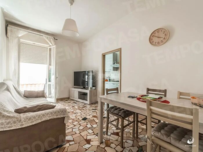 Appartamento trilocale in vendita in Via Mascagni, Modena