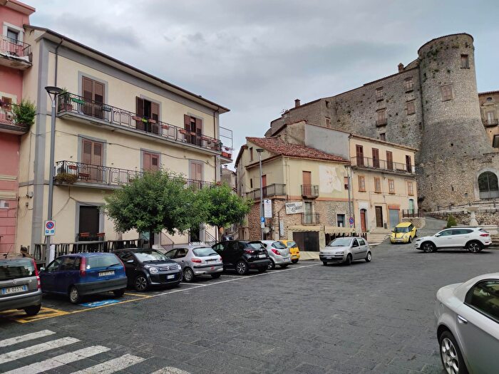 Appartamento quadrilocale in vendita in Via XX Settembre, Roccadaspide