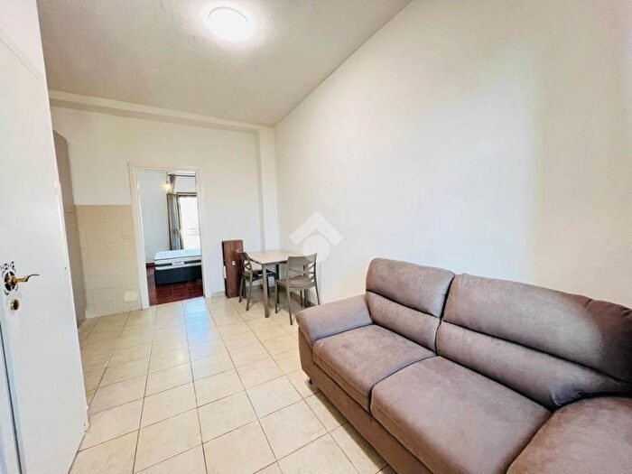 Appartamento bilocale in affitto in Via Santa Rita da Cascia, Famagosta, Milano