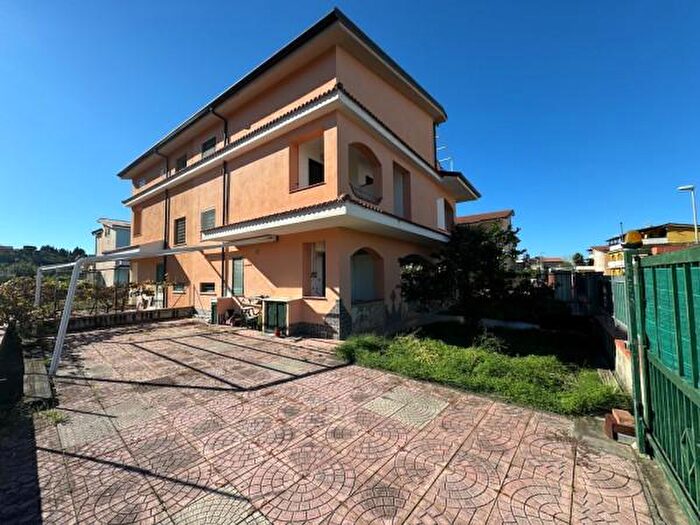Casa con 6 locali in vendita in Via San Severino di Bisignano, Diamante