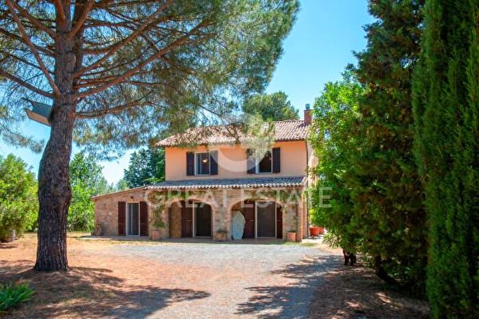 Casa con 6 locali in vendita in Via Monte, Ficulle