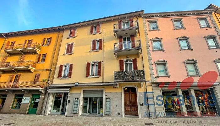 Appartamento trilocale in vendita in Piazza Capitani della Montagna, Vergato