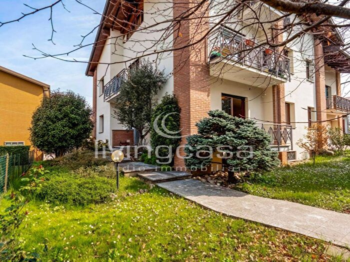 Appartamento quadrilocale in affitto in Via Portolino, Centro, Bulciago