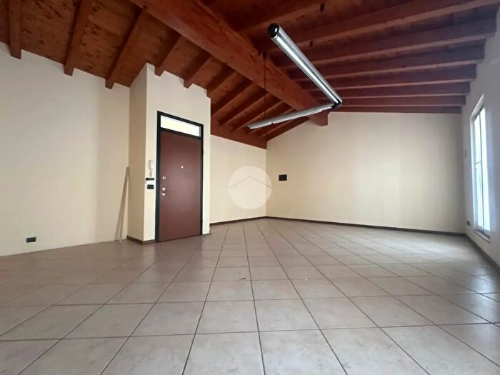 Appartamento bilocale in vendita in Via Piave, Manerbio