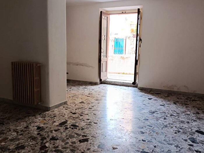 Appartamento quadrilocale in affitto in Via Milano, San Leonardo, Catanzaro