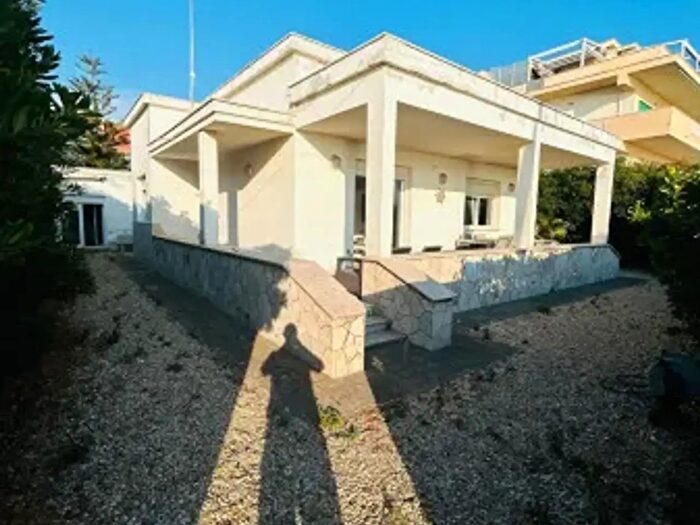 Casa con 6 locali in vendita in Via Ardeatina, Anzio