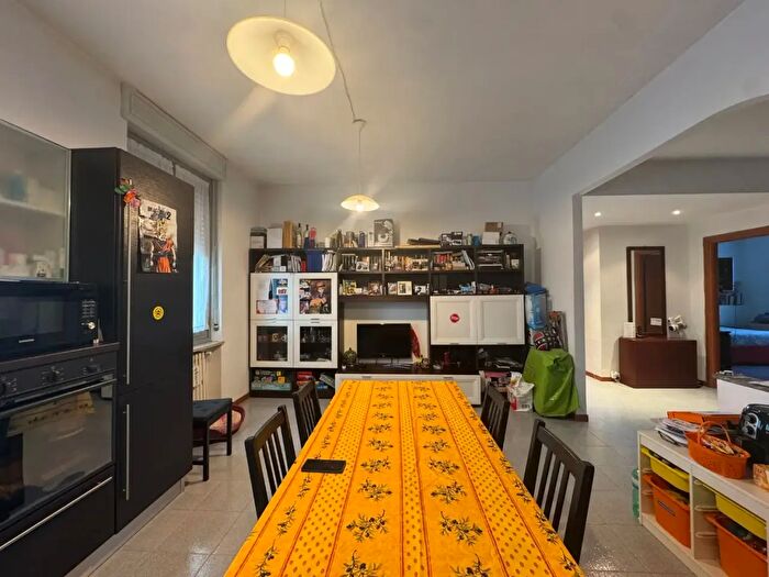 Appartamento trilocale in vendita in Via Benadir, Vercelli