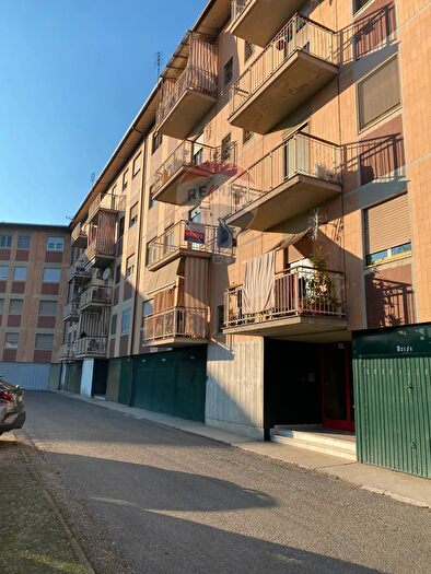 Appartamento con 5 locali in vendita in Via Abeti, Torino
