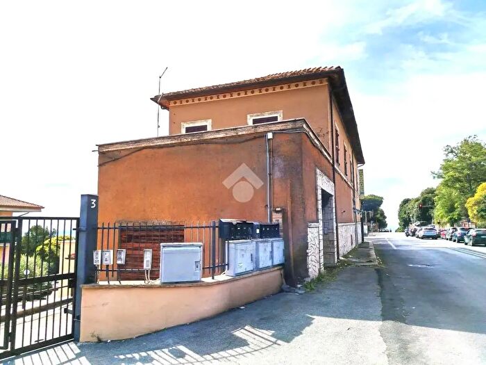 Casa trilocale in vendita in Via Appia Nuova, Castel Gandolfo