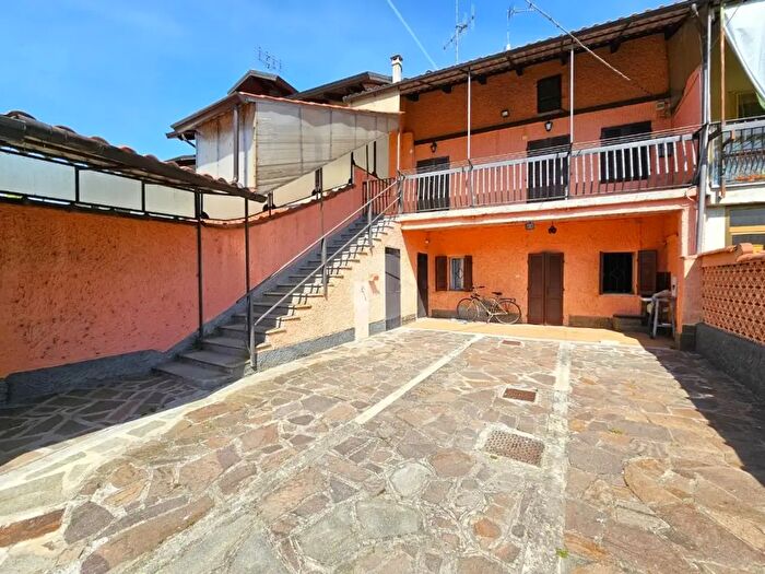 Casa con 6 locali in vendita in Via Caduti per La Libertà, Torrazza Piemonte